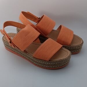 ORANGE WOMANS SANDALS